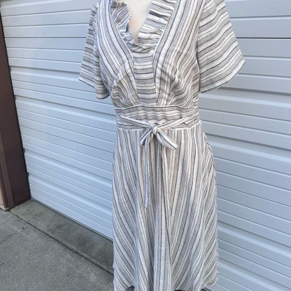 White and Tan Wrap Midi Dress with Cowl Neck and Flutter Sleeves size 10 - Picture 4 of 13
